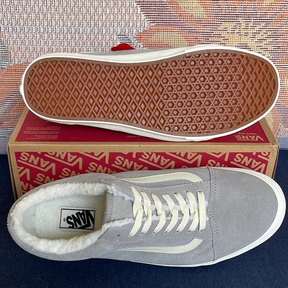 Vans WMNS Old Skool
Cozy Hug Drizzle/Marshmal
VN0005UA6J6
Sneakers - Picture 6 of 16